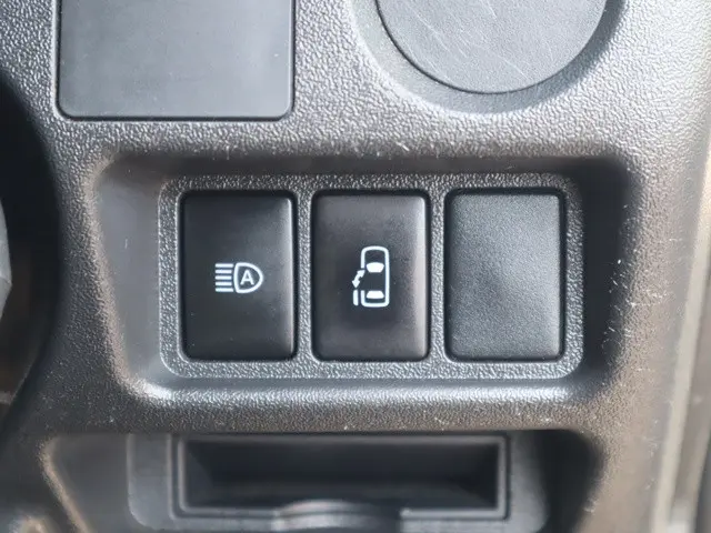 トヨタ ハイエース 3BA-TRH214W(2WD)の写真42