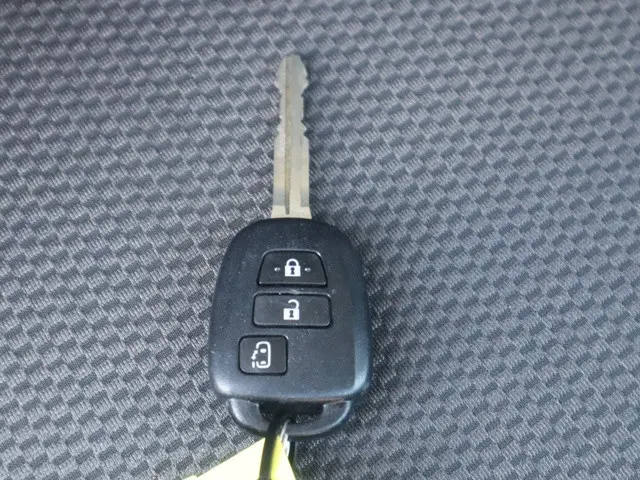 トヨタ ハイエース 3BA-TRH214W(2WD)の写真45