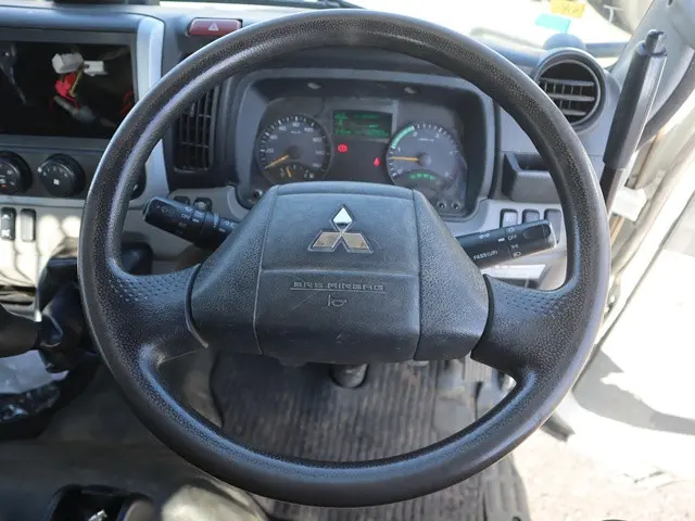 三菱 キャンター 2PG-FBA60(2WD)の写真4