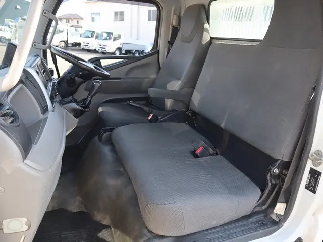 三菱 キャンター 2PG-FBA60(2WD)の写真34