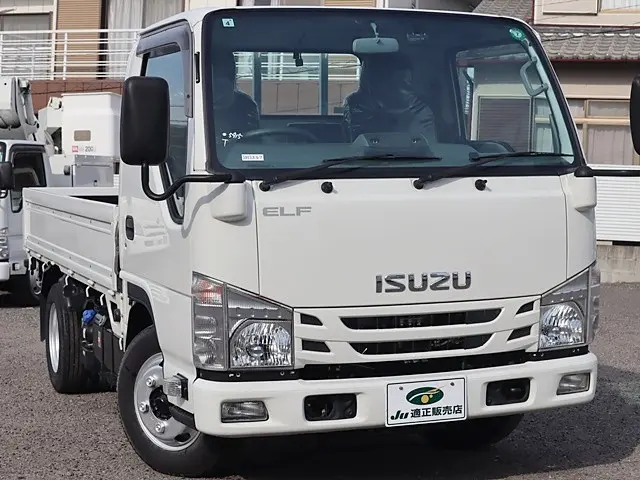 いすゞ エルフ 2RG-NHR88A(2WD)の写真4