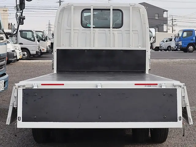 いすゞ エルフ 2RG-NHR88A(2WD)の写真11