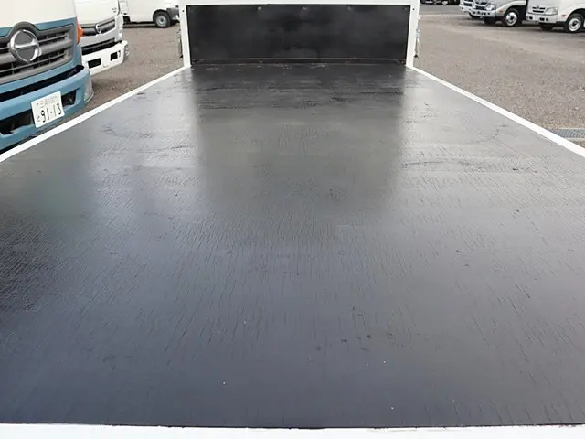 いすゞ エルフ 2RG-NHR88A(2WD)の写真12