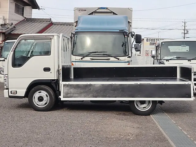 いすゞ エルフ 2RG-NHR88A(2WD)の写真13