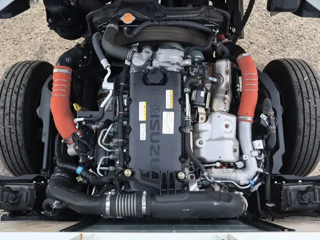 いすゞ エルフ 2RG-NHR88A(2WD)の写真15