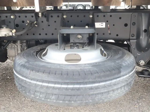 いすゞ エルフ 2RG-NHR88A(2WD)の写真19