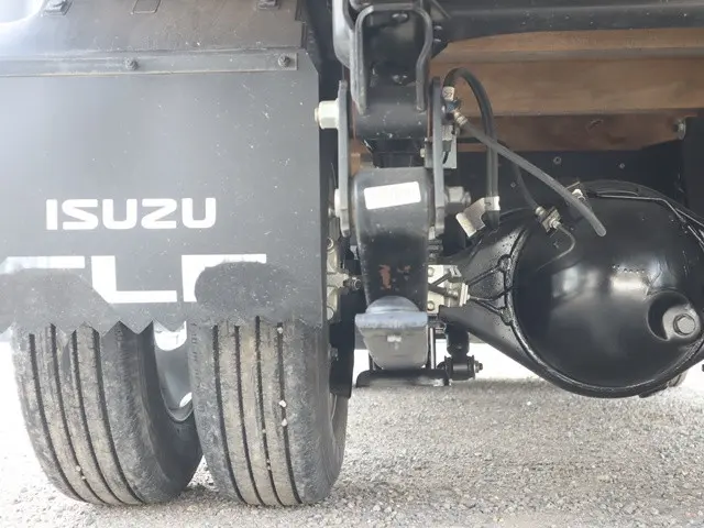 いすゞ エルフ 2RG-NHR88A(2WD)の写真26