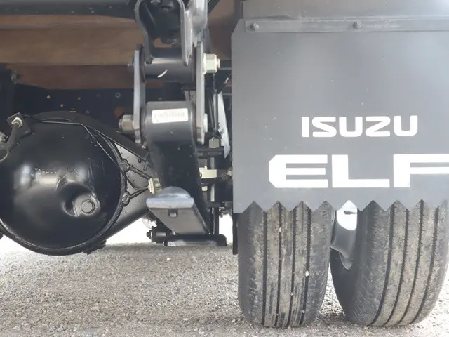 いすゞ エルフ 2RG-NHR88A(2WD)の写真27