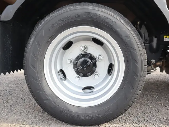 いすゞ エルフ 2RG-NHR88A(2WD)の写真28