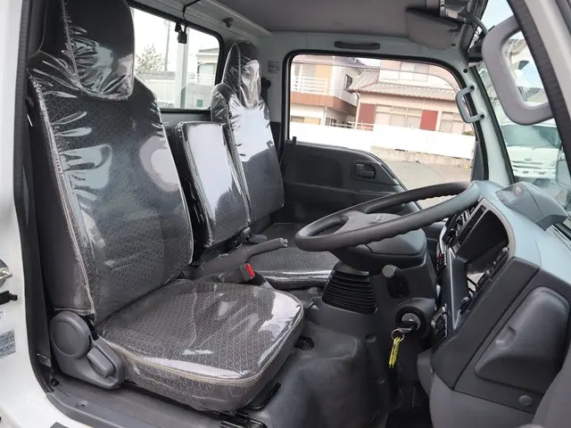 いすゞ エルフ 2RG-NHR88A(2WD)の写真31