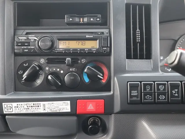 いすゞ エルフ 2RG-NHR88A(2WD)の写真36