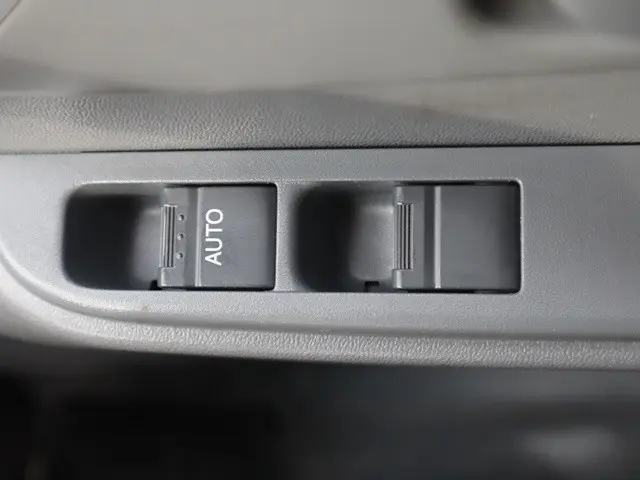 いすゞ エルフ 2RG-NHR88A(2WD)の写真39