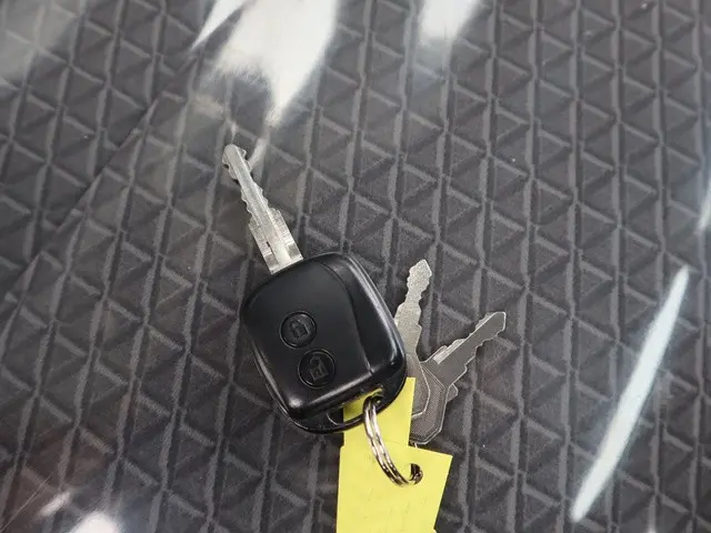 いすゞ エルフ 2RG-NHR88A(2WD)の写真40