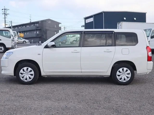 トヨタ プロボックスバン 3BE-NCP165V(4WD)の写真9