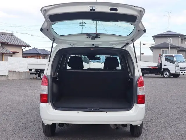 トヨタ プロボックスバン 3BE-NCP165V(4WD)の写真10