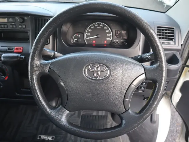 トヨタ タウンエーストラック 5BF-S403U(2WD)の写真33