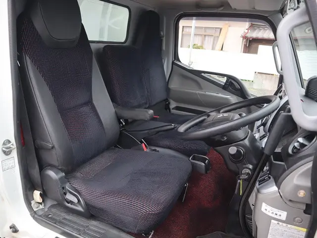 三菱 キャンター 2PG-FBA60(2WD)の写真32