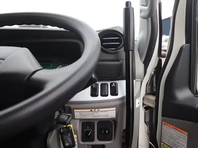 三菱 キャンター 2PG-FBA60(2WD)の写真40