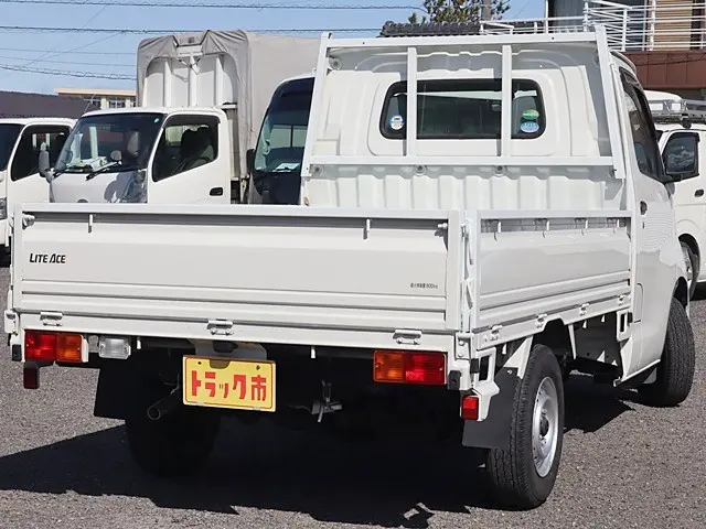 トヨタ ライトエーストラック DBF-S402U(2WD)の写真5