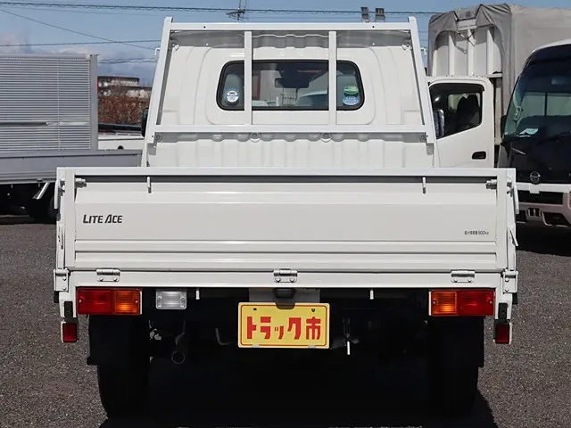 トヨタ ライトエーストラック DBF-S402U(2WD)の写真6