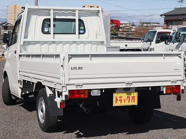 トヨタ ライトエーストラック DBF-S402U(2WD)の写真7
