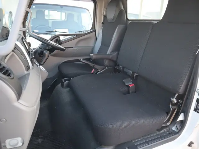 三菱 キャンター 2TG-FBA00(2WD)の写真33