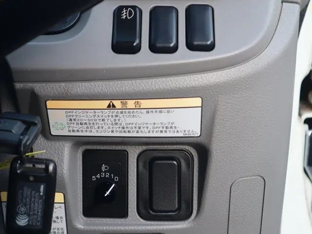 三菱 キャンター 2TG-FBA00(2WD)の写真38
