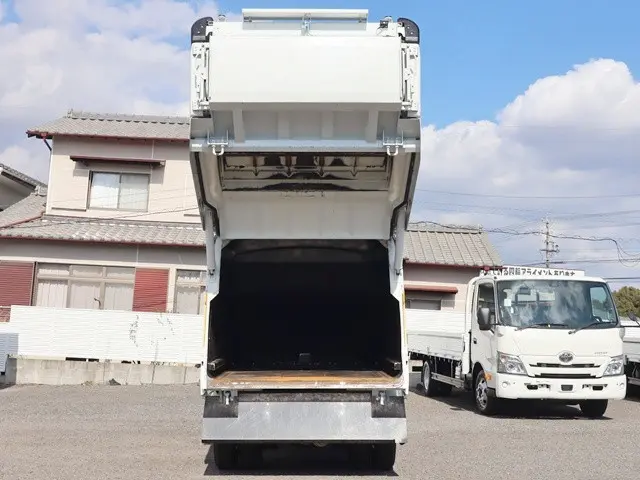 三菱 キャンター 2RG-FEAV0(2WD)の写真12