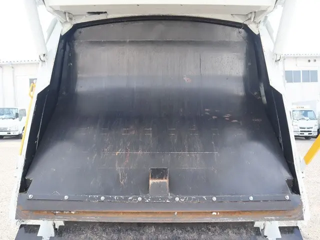 三菱 キャンター 2RG-FEAV0(2WD)の写真16