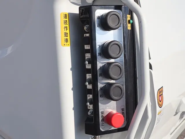 三菱 キャンター 2RG-FEAV0(2WD)の写真17