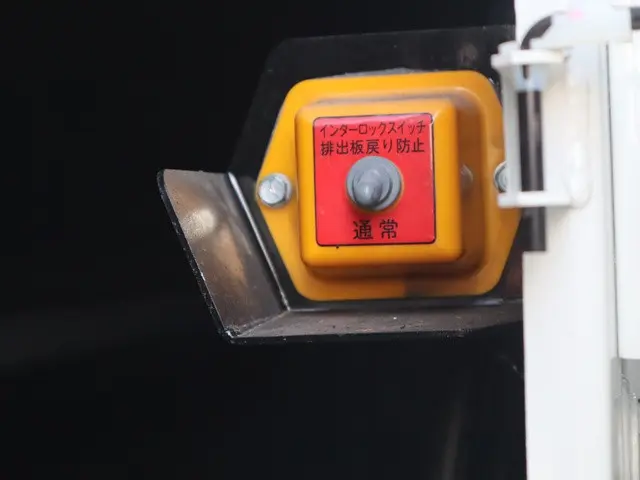 三菱 キャンター 2RG-FEAV0(2WD)の写真19