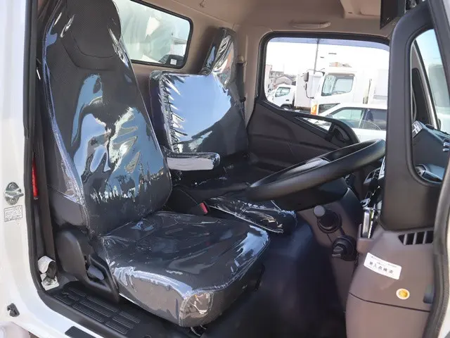 三菱 キャンター 2RG-FEAV0(2WD)の写真36