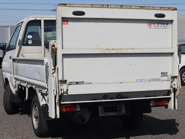 トヨタ ライトエーストラック GK-KM70(2WD)の写真3