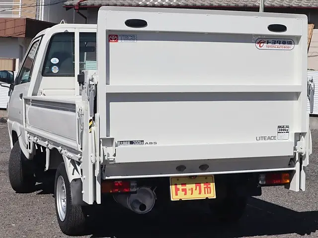 トヨタ ライトエーストラック GK-KM70(2WD)の写真7
