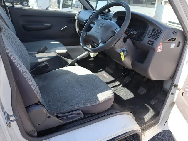トヨタ ライトエーストラック GK-KM70(2WD)の写真30