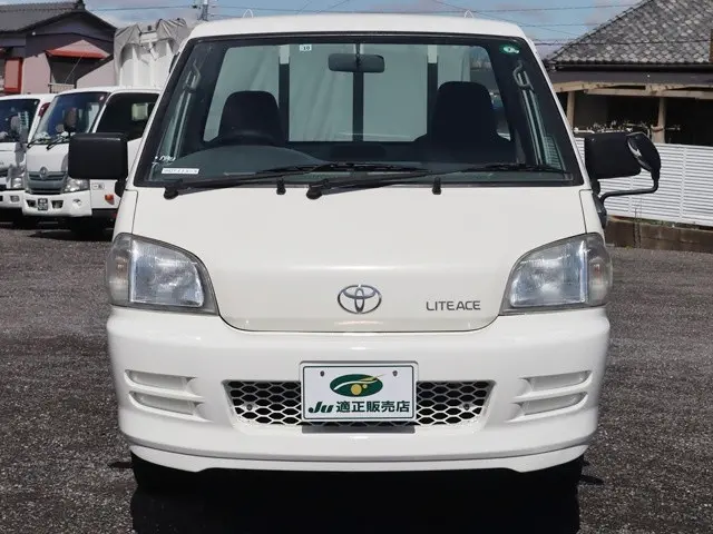 トヨタ ライトエーストラック GK-KM70(2WD)の写真3