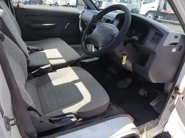 トヨタ ライトエーストラック GK-KM70(2WD)の写真29