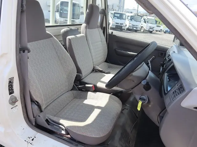 トヨタ ライトエーストラック GK-KM70(2WD)の写真30