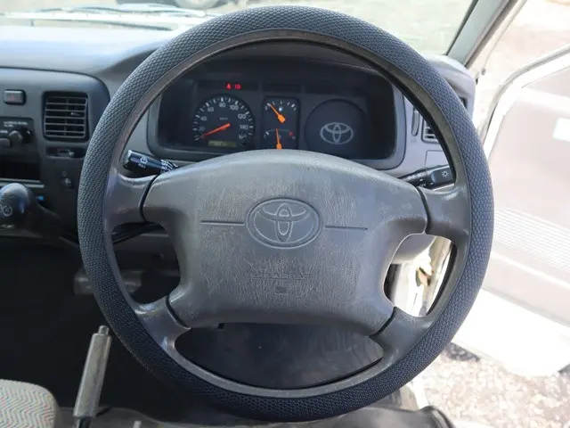 トヨタ ライトエーストラック GK-KM70(2WD)の写真33