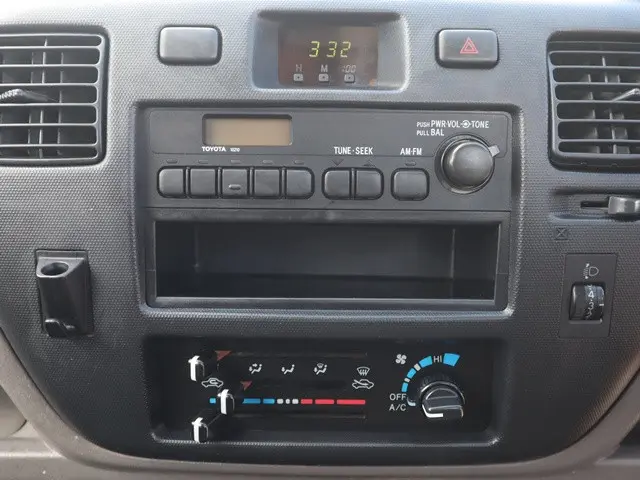 トヨタ ライトエーストラック GK-KM70(2WD)の写真35