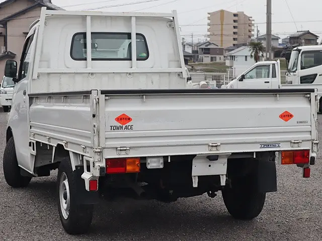 トヨタ タウンエーストラック ABF-S402U(2WD)の写真2