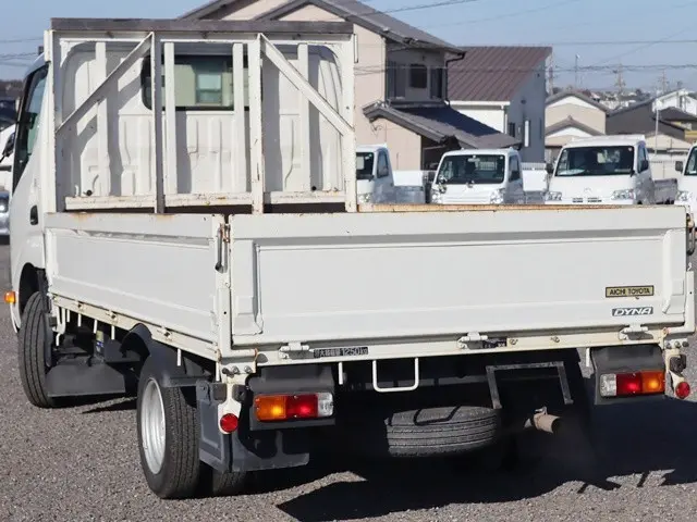 トヨタ ダイナ 3BF-TRY230(2WD)の写真3