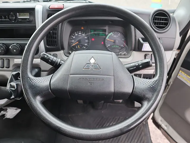 三菱 キャンター TPG-FEB90(2WD)の写真4