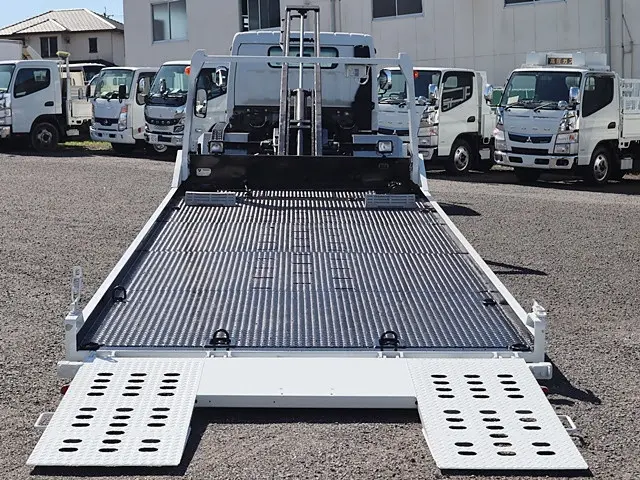 三菱 キャンター TPG-FEB80(2WD)の写真15