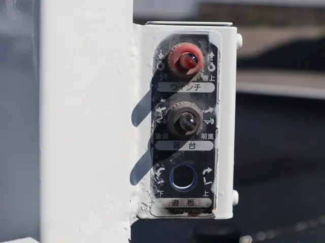 三菱 キャンター TPG-FEB80(2WD)の写真19