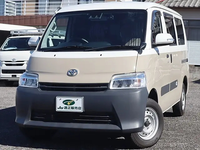 トヨタ タウンエースバン 5BF-S413M(4WD)の写真2