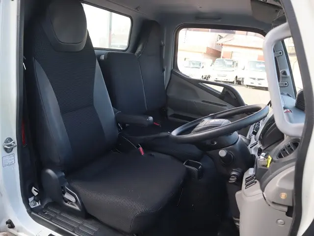 三菱 キャンター 2RG-FBA20(2WD)の写真29