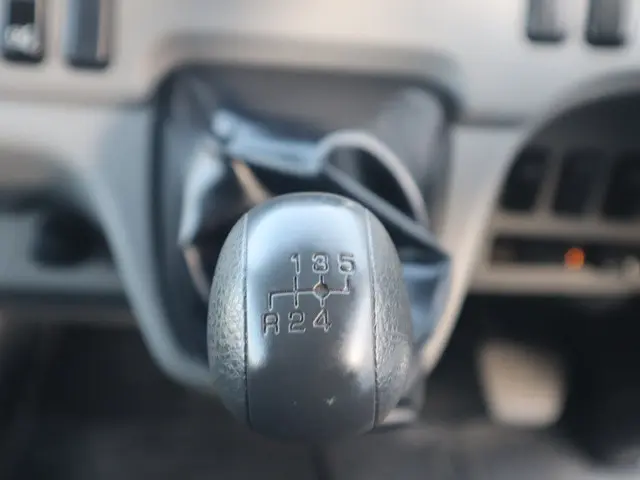 三菱 キャンター 2RG-FBA20(2WD)の写真33