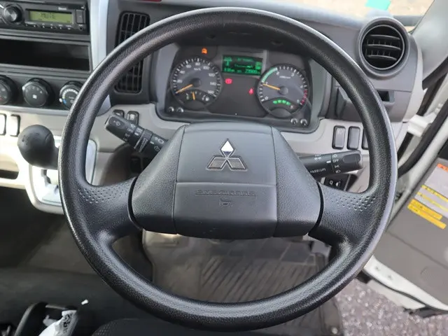 三菱 キャンター 2RG-FEA20(2WD)の写真4