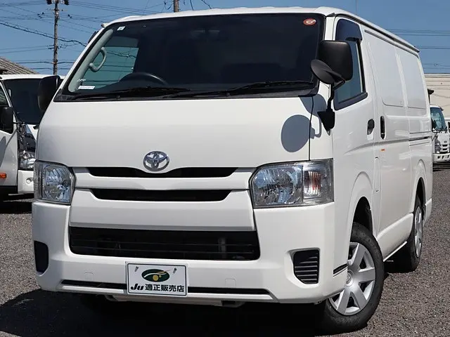 トヨタ ハイエースバン QDF-KDH201V(2WD)の写真2